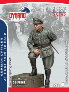 画像1: ダイナモモデルズ[DYN35282]1/35 WW.II ドイツ将校 1939〜1942休憩中 2 (1)