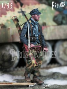画像2: Darius Miniatures[DMF35088]1/35 WWII ドイツ パンツァーシュレックを持つ降下猟兵 (2)