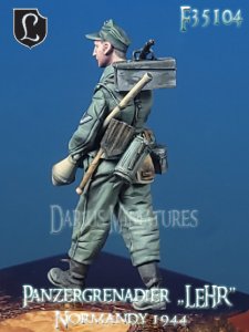 画像3: Darius Miniatures[DMF35104]1/35 WWII ドイツ 装甲擲弾兵「教導連隊」パンツァーファウストを持つ兵士 ノルマンディー1944 (3)