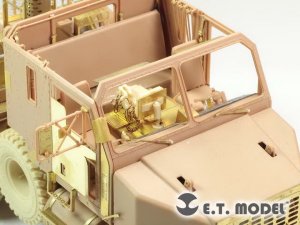 画像4: E.T.MODEL[E35-132]現用米 M1070 トラクターインテリア (4)