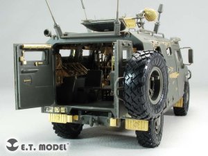 画像2: E.T.MODEL[E35-195]露 GAZ-233014 ティグル インテリア (2)