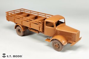 画像9: E.T.MODEL[P35-160]1/35 WWII ドイツ L4500Aカーゴトラック 自重変形タイヤセット(ズベズダ3596用) (9)