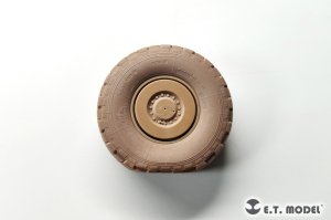 画像11: E.T.MODEL[P35-164]1/35 現用 イタリア チェンタウロB1戦闘偵察車 自重変形タイヤセット(トランペッター用) (11)