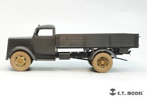 画像7: E.T.MODEL[P35-169]1/35 WWII ドイツ  3t 4x2カーゴトラック 自重変形タイヤセット(ドラゴン/タミヤ用) (7)