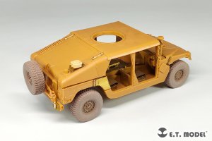 画像7: E.T.MODEL[P35-173]1/35 現用 アメリカ M1114ハンヴィー 自重変形タイヤセット(ブロンコ用) (7)