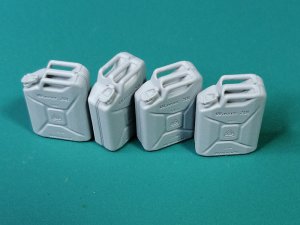 画像2: EUREKA XXL[E-048]1/35 WWII ドイツ飲料水用ジェリカンセット (2)