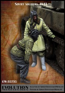 画像2: エボリューション[EM-35235]1/35 WWII 露/ソ ソビエト赤軍 タイガー戦車の足周りを調べる兵士 1943(2体入) (2)