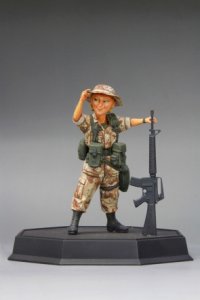 画像3: ファインモールド[FT05]1/12? スケール 湾岸戦争 アメリカ陸軍女性兵士 サンディ&M16A2アサルトライフル (3)