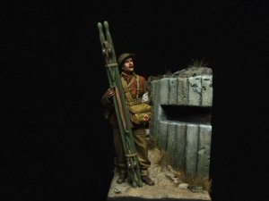 画像2: HDMODELS[HDM35194]1/35 WWII イギリス 英連邦軍 衛生兵セット(展示ベース付) (2)