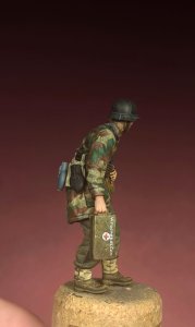 画像4: HDMODELS[HDM35274]1/35 WWII ドイツ 降下猟兵の衛生兵 1944 (4)