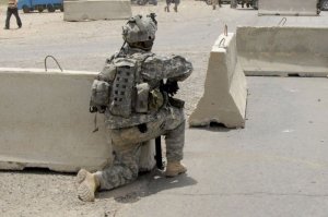 画像3: Hauler[HLC35006]1/35現用コンクリートの道路バリア (3)