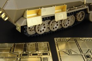 画像2: Hauler[HLX48279]1/48WWII独  Sd.Kfz.251/1 Ausf.C 雑具箱セット(AFVクラブ用) (2)