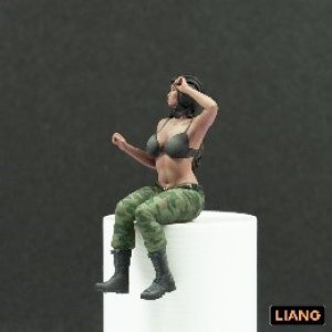 画像3: LIANG MODEL[LIANG-F005]1/35 タンクガール (3)