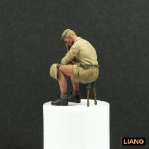 画像4: LIANG MODEL[LIANG-F006]1/35 手榴弾を椅子代わりにする兵士 (4)