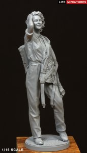 画像10: ライフミニチュア[LM-16005]1/16 WWII イギリス空軍ATA(航空輸送予備部隊)女性パイロット アッタガールズ (10)