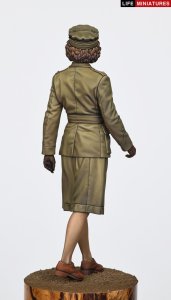 画像6: ライフミニチュア[LM-16008]1/16 WWII イギリス 補助地方義勇軍 行進するエリザベス・ウィンザー2級准大尉 1945年 (6)