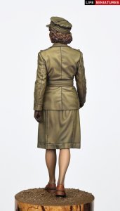 画像7: ライフミニチュア[LM-16008]1/16 WWII イギリス 補助地方義勇軍 行進するエリザベス・ウィンザー2級准大尉 1945年 (7)