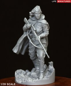 画像2: ライフミニチュア[LM-35002]1/35 WWII 露/ソ ソビエト赤軍女性スナイパー 全身像 (2)