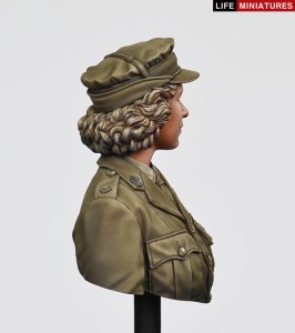 画像4: ライフミニチュア[LM-B029]1/10 胸像 WWII イギリス 補助地方義勇軍 エリザベス・ウィンザー2級准大尉 1945年 (4)