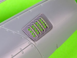 画像3: MASTER[AM-32-143]1/32 WWII アメリカ P-51ムスタング キャブレターエアフィルターカバー RAFルーバータイプ バージョンA(造形村用) (3)