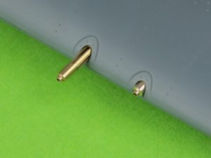 画像2: MASTER[AM-48-168]1/48 WWII アメリカ F4F-3ワイルドキャット初期型(戦前型)用 .50口径(12.7mm)ブローニング機銃銃身(長円形冷却口付)&初期型ピトー管 (2)