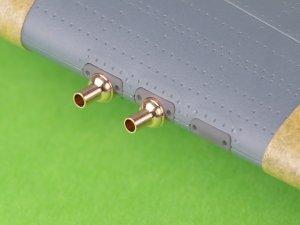 画像2: MASTER[AM-48-181]1/48 WWII アメリカ カーチスP-40L/N初期型 4銃バージョン ブローニング.50機銃口×4/アダプター/照準器/ピトー管セット(エデュアルド用) (2)