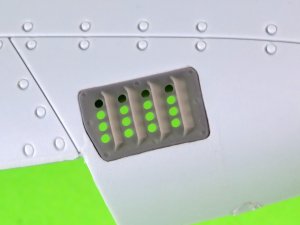 画像2: MASTER[AM-48-190]1/48 WWII アメリカ P-51ムスタング キャブレターエアフィルターカバー RAFルーバータイプ バージョンA(エアフィックス用) (2)