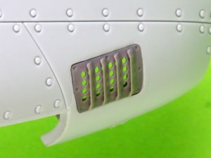 画像3: MASTER[AM-48-191]1/48 WWII アメリカ P-51ムスタング キャブレターエアフィルターカバー RAFルーバータイプ バージョンB(エアフィックス用) (3)