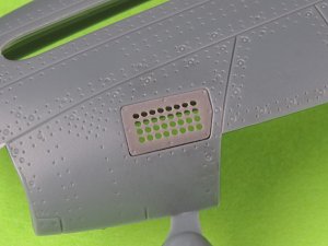 画像2: MASTER[AM-72-174]1/72 WWII アメリカ P-51ムスタング キャブレターエアフィルターカバー 標準穴開きタイプ(エデュアルド用) (2)