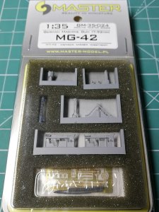 画像3: MASTER[GM-35-024]1/35 WWII ドイツ MG42機関銃(7.92mm) レジン/真鍮/エッチング製(1丁入) (3)