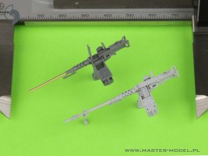 画像2: MASTER[GM-35-063]1/35 WWII アメリカ ブローニングM2HB .50口径(12.7mm)機関銃 w/戦車用マウント(初期M23揺架/弾薬トレイ) (2)