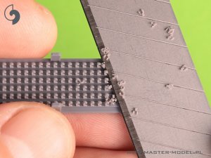 画像4: MASTER[GM-35-066]1/35 WWII アメリカ ブローニングM2HB .50口径(12.7mm)機関銃用 弾帯リンク/空薬莢セット(各150個入) (4)