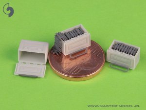 画像5: MASTER[GM-35-067]1/35 WWII アメリカ ブローニングM2HB .50口径(12.7mm)機関銃用 M2弾薬箱 開状態 WWIIタイプ(6個入) (5)