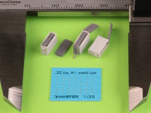 画像2: MASTER[GM-35-090]1/35 WWII/現用 アメリカ ブローニングM1919 .30口径(7.62mm)機関銃用 M1弾薬箱 開状態(6個入) (2)