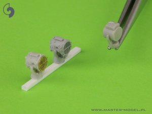 画像3: MASTER[SM-350-115]1/350 WWI ドイツ 軽巡洋艦SMSエムデン 1.1m探照灯(4個入) (3)