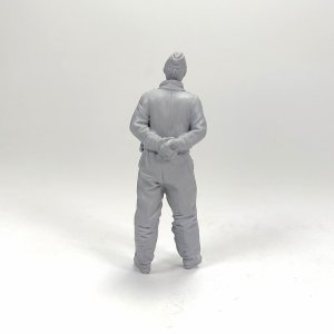 画像4: MacOne Models[MAC35801]1/35 WWIIドイツ戦車搭乗員B 防寒ズボンを着た戦車兵 (4)