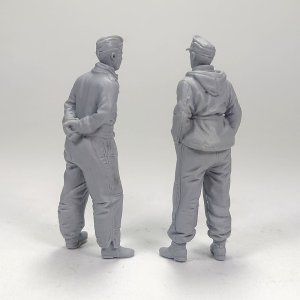 画像2: MacOne Models[MAC35802]1/35 WWIIドイツ戦車搭乗員セット 防寒服を着た戦車兵(2体セット) (2)