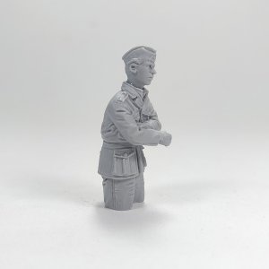 画像2: MacOne Models[MAC35803]1/35 WWIIドイツ戦車乗組員 キューポラに肘かける独戦車兵 (2)