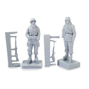 画像4: MacOne Models[MAC48601]1/48 WWIIアメリカ陸軍歩兵 冬季装備のGI(2体入) (4)