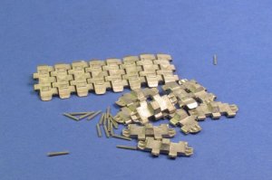 画像2: Master Club[MTL-35037]1/35 WWII露 B-4 203mm重榴弾砲 連結可動履帯(金属製) (2)