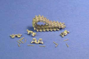 画像2: Master Club[MTL-35069]1/35 WWII独 II号戦車 連結可動履帯(金属製) (2)