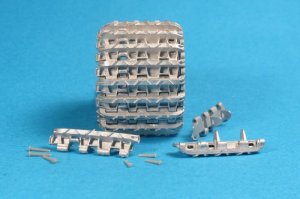画像3: Master Club[MTL-35005]1/35 ティーガーI後期型 可動履帯(金属製) (3)