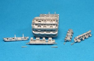 画像1: Master Club[MTL-35006]1/35 ティーガーI初期型 可動履帯(金属製) (1)