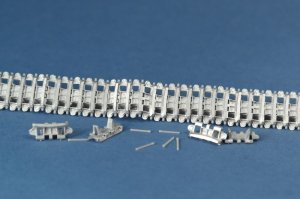 画像2: Master Club[MTL-35059]1/35 ヘッツアー 初期/中期型 連結可動履帯(金属製) (2)