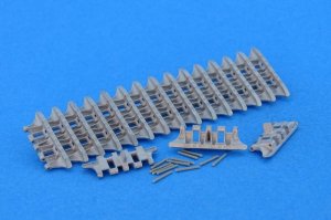 画像2: Master Club[MTL-35103]1/35 センチュリオン連結可動履帯(金属製) (2)