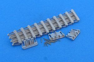 画像3: Master Club[MTL-35177]1/35 カール自走砲連結可動履帯 後期型(金属製) (3)