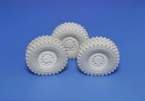 画像2: Miniarm[B35208]1/35 現用 ロシア連邦軍KamAZ-63968タイフーン-K 自重変形タイヤセット(6個セット)ズベズダ/タコム用 (2)