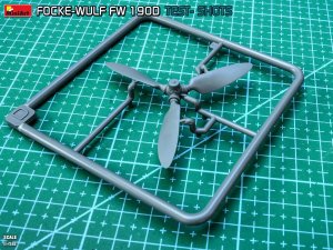 画像5: ミニアート[MA48040]1/48 フォッケ・ウルフ Fw 190D-9 ミメタール製 ベーシックキット 第301戦闘航空団 (5)