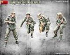 画像2: ミニアート[MA53010]1/35 ドイツ製 7.5cm 対戦車砲 PaK 40.中期生産型 w/砲兵隊　特別版 (2)