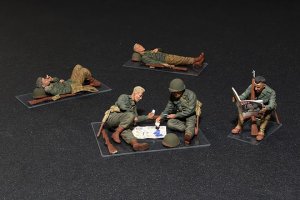 画像4: ミニアート[MA35200]1/35 アメリカ軍歩兵（休息中）５体入 (4)